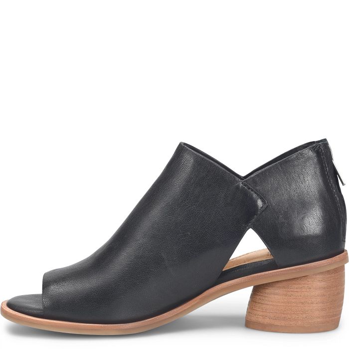 BLACK SHOE WITH CUTOUT AND BROWN HEEL